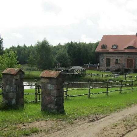 In Szopa Mit Garten Und Terrasse By Interhome בית נופש Miechucino