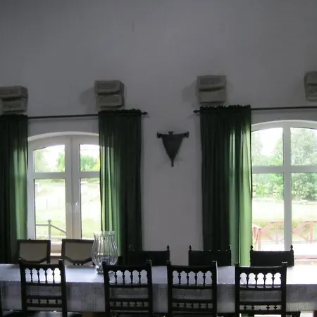 度假居 In Szopa Mit Garten Und Terrasse By Interhome *