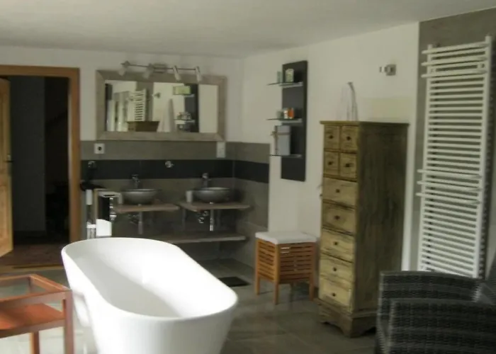 In Szopa Mit Garten Und Terrasse By Interhome בית נופש Miechucino